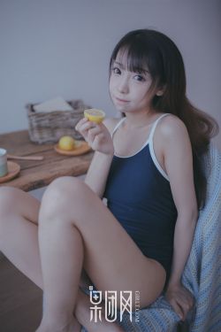 美女杀鸡